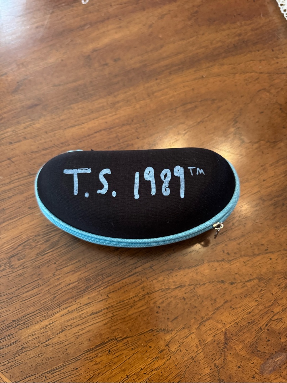 Taylor Swift 1989 Sunglass Case